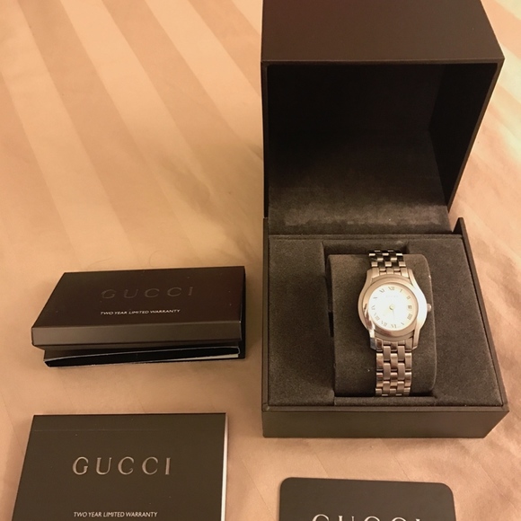 Authentic Gucci Watch 5500 series - Picture 2 of 4